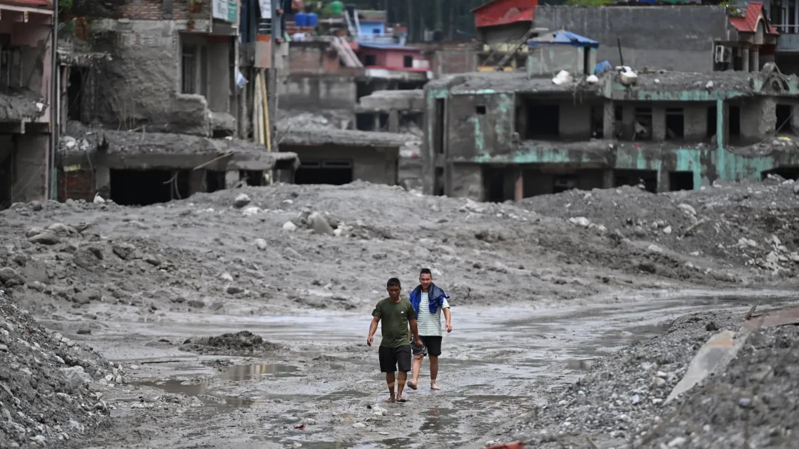 Rescuers race to find thousands missing after Nepal-China glacier collapse