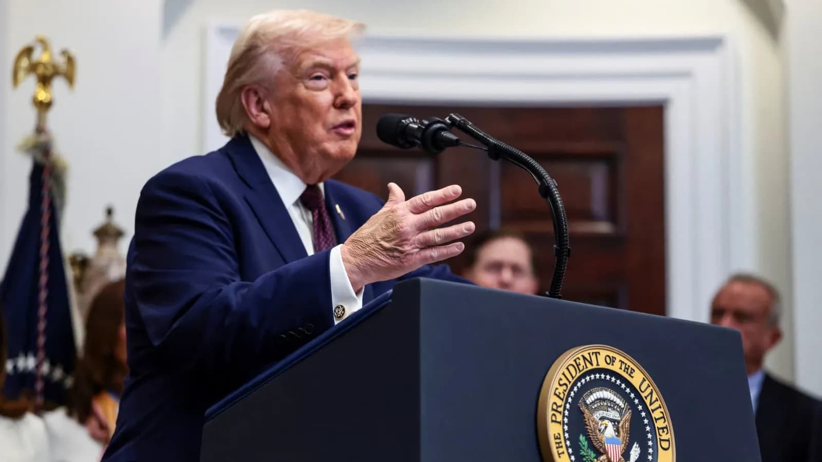 Trump reportedly plans drug pricing deals with nearly a dozen drugmakers