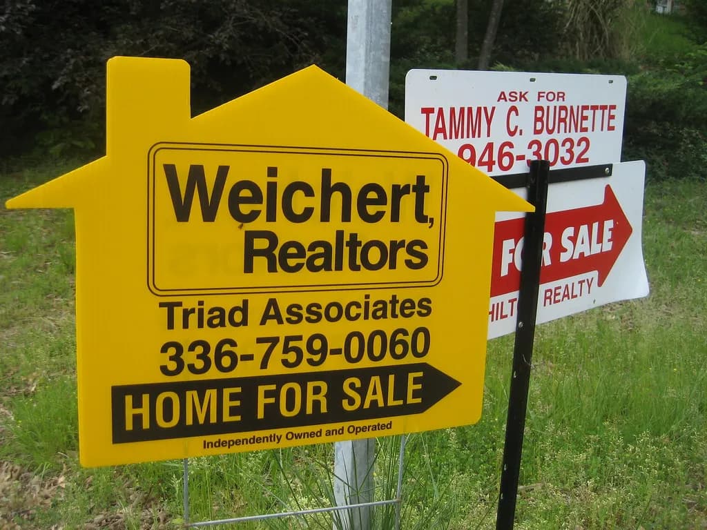 Mom gave a house; should it be regifted to cut capital gains?