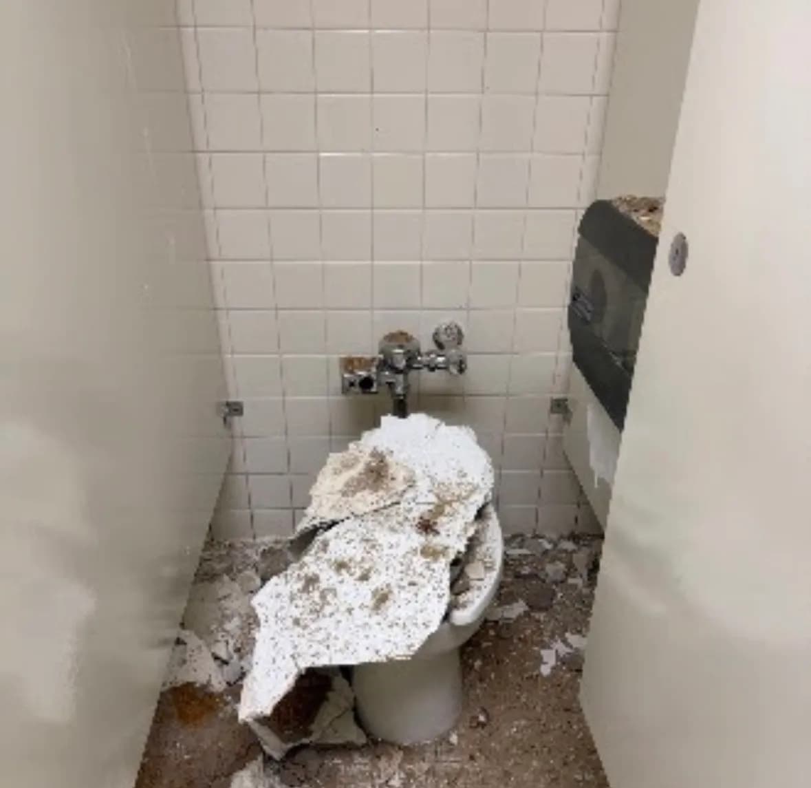 GSA’s New Office Plagued by Mice, Ceiling Collapse, Cloudy Water